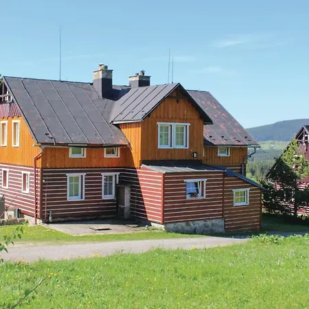 Seven-bedroom Holiday In